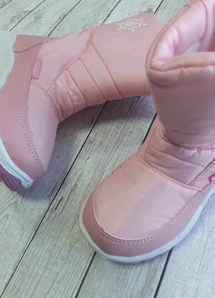 Милі дитячі чобітки в ніжно-рожевому кольорі3 фото