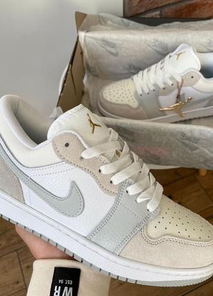 Женские кожаные кроссовки nike air jordan 1 low beige/grey#найк