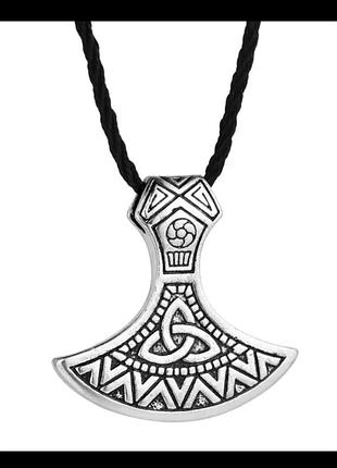 Оберег в скандинавском стиле