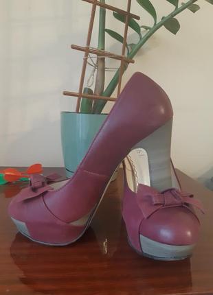 Шкіряні туфлі