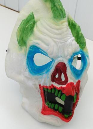 Сташная харизматичная маска на halloween