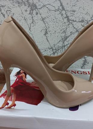 Туфли жіночі