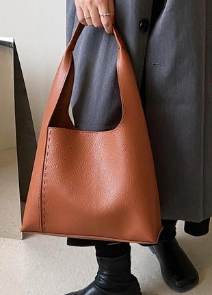 Жіноча шкіряна велика коричнева сумка-мішок5 фото