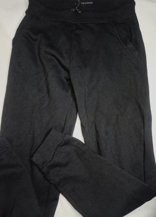 Спортивные штаны с начесом. черные штаны. штаны с начесом  . 9-10 лет5 фото