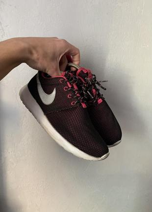 Женские кроссовки roshe run