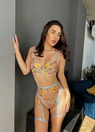 Женский комплект нижнего белья