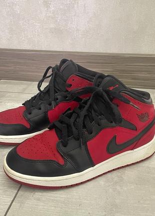 Кроссовки nike air jordan 1 mid