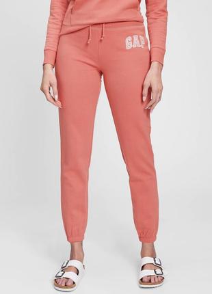 Джоггеры gap