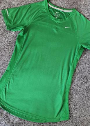 Спортивна футболка nike