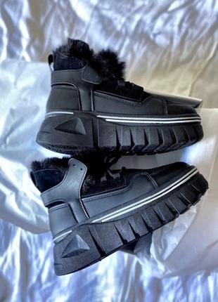 Зимние женские бюджетные ботинки с мехом черные зима