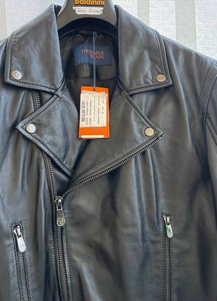 Кожаная куртка trussardi 56 размер