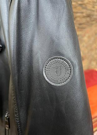 Кожаная куртка trussardi 56 размер