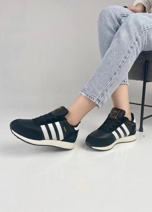 Жіночі кросівки adidas iniki black white 8 / smb6 фото