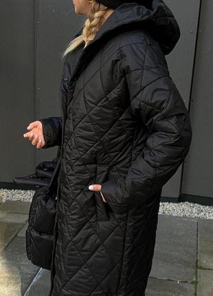 Женское длинное стеганое пальто с капюшоном на осень-зиму4 фото
