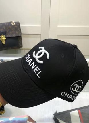 Кепка чёрная chanel