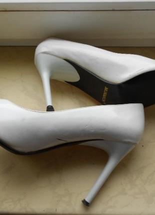 Весільні туфлі, 38 розмір, білі, човники, класичні, лакові2 фото