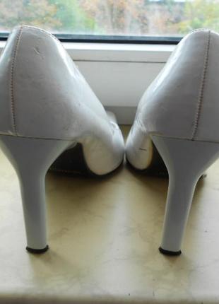 Весільні туфлі, 38 розмір, білі, човники, класичні, лакові5 фото