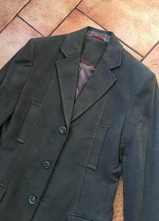 Чоловіче пальто зеленого кольору хакі розмір s