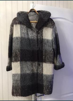 Пальто с капюшоном basler