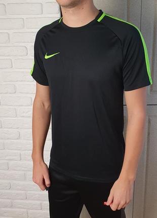 Чоловіча чорна спортивна футболка nike dri fit найк драй фіт оригінал1 фото