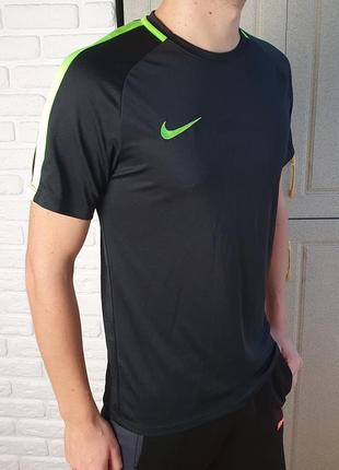 Чоловіча чорна спортивна футболка nike dri fit найк драй фіт оригінал2 фото