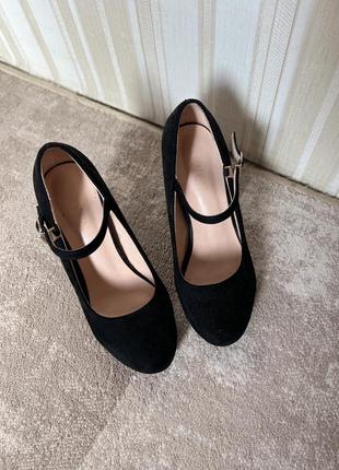 Туфлі замшеві