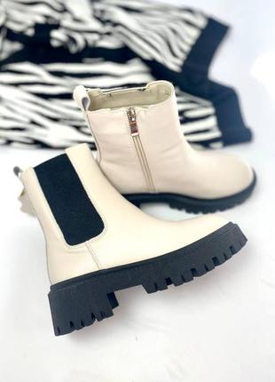 Жіночі зимові популярні шкіряні черевики челсі натуральна шкіра з хутром зимні сапожки бежеві кремові світлий беж крем ботінки зима8 фото