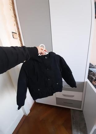 Чорна куртка gap