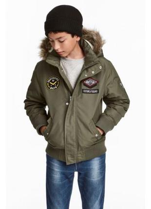 Оригинальная утепленная куртка-бомбер с капюшоном от бренда h&m 05964430072 разм. 164 (13-14 лет)