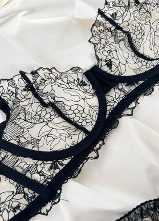 Мереживна білизна на кісточках, комплект білизни бюст на кісточках та трусики з мережива