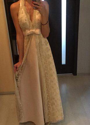 Весільна сукня кольору шампань