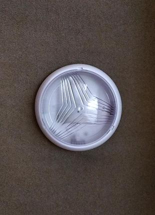 Небольшая люстра потолочный светильник плафон --- возможен монтаж на стену как бра