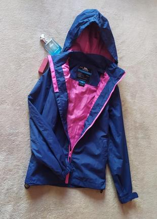 Фирменная качественная не продуваемая не промокаемая куртка ветровка дождевик без плечевого шва3 фото
