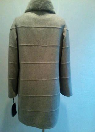 Пальто кашемірове жіноче зимове сіре під пояс із хутром шиншили на комірі4 фото