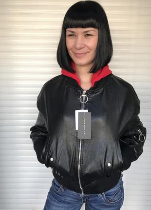 Куртка женская под резинку из экокожи черная короткая2 фото