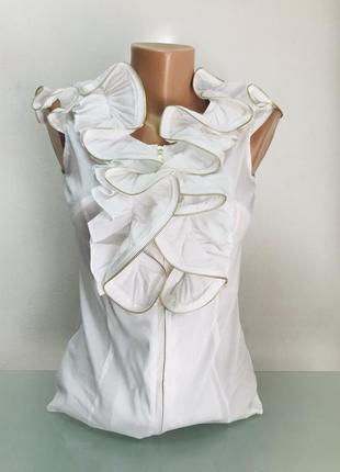 Блуза рубашка без рукава женская с воланом белая приталенная4 фото