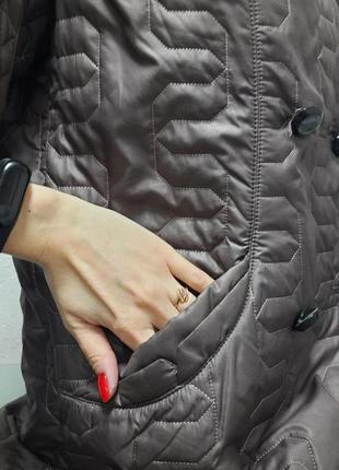 Женская куртка пиджак коричневая демисезонная на пуговицах приталенная батал plist7 фото