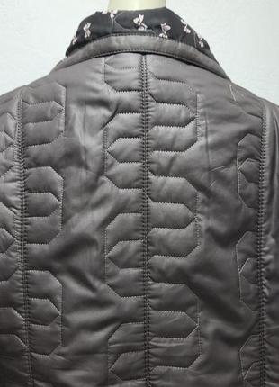 Женская куртка пиджак коричневая демисезонная на пуговицах приталенная батал plist6 фото