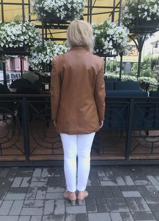 Кожаный женский пиджак классический .6 фото