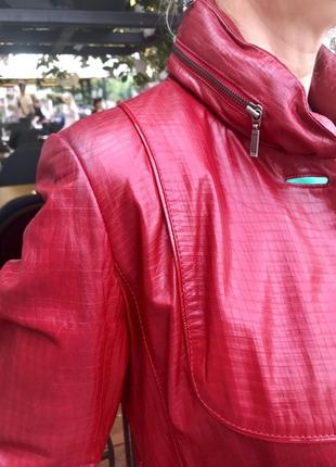 Кожаная женская куртка красная кроко .8 фото