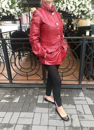 Кожаная женская куртка красная кроко .5 фото