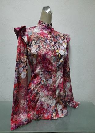 Блуза рубашка женская цветная с цветочным принтом приталенная на пуговицах2 фото
