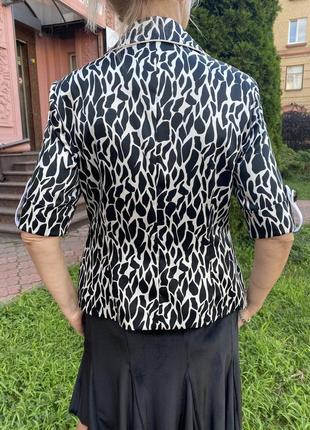 Пиджак женский короткий рукав черно-белый атласный большой размер5 фото
