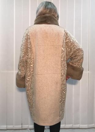 Пальто зимове кашемірове жіноче беж з коміром і манжетами з хутра соболю розмір+7 фото