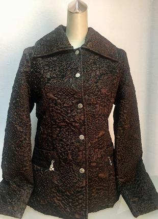 Куртка жіноча коричнева демісезонна жатка на кнопках приталена2 фото