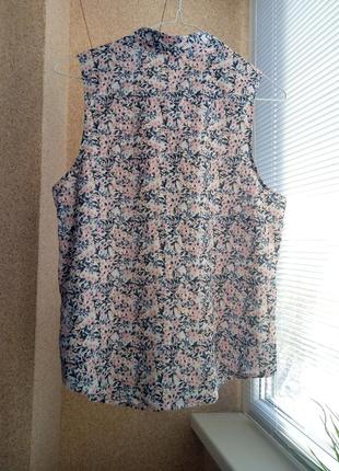 Летняя блуза из натуральной ткани в цветочный принт3 фото