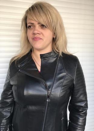 Кожаная женская куртка косуха  черная6 фото