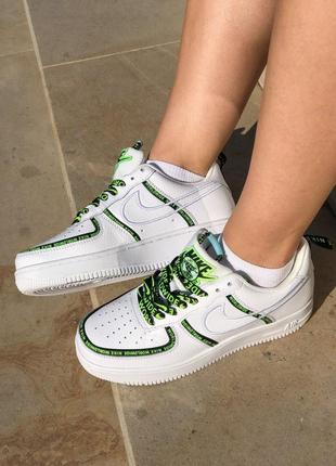 Крутые женские кроссовки nike air force 1 worldwide white/green белые с зелёным10 фото