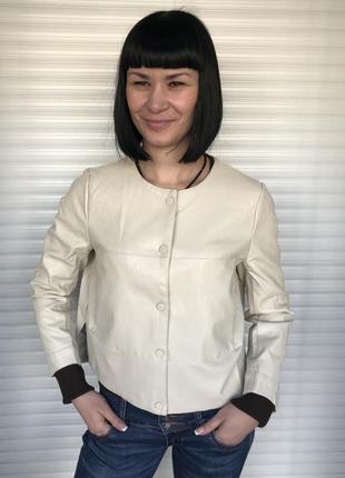 Куртка женская из экокожи белая тонкая2 фото
