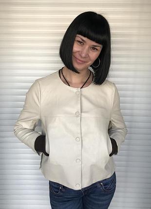 Куртка женская из экокожи белая тонкая